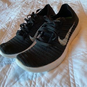 EUC Nike Free & Flexible Tennies